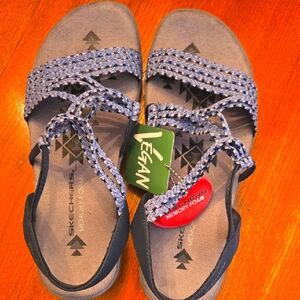 Skechers Women's Black and Gray Sandals